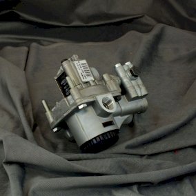 Ebs-Relay Valve